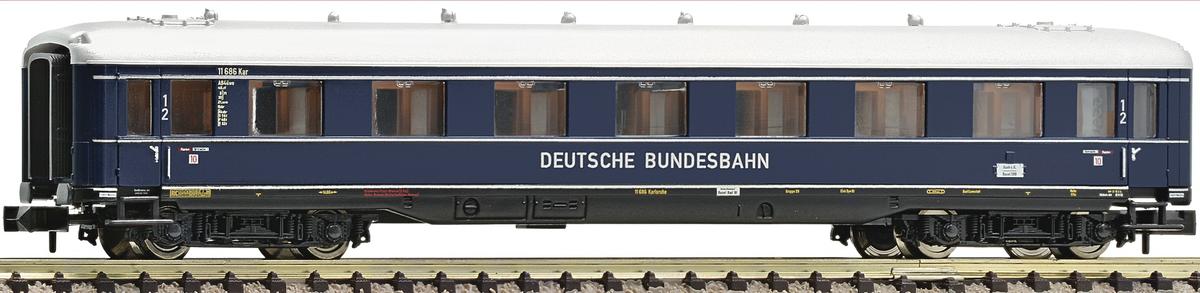 1st/2nd class streamlined express train passenger car 